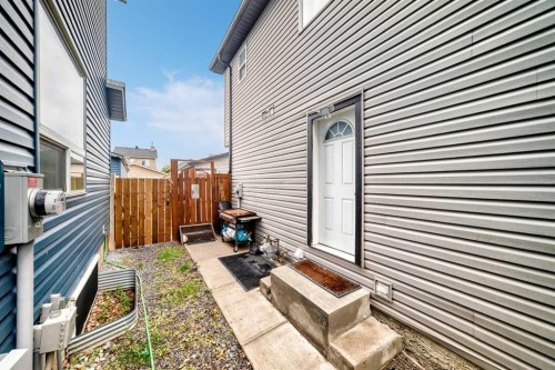303 Saddlebrook Circle Ne, Calgary, AB 