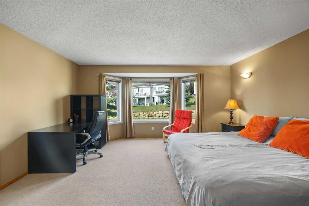 36 Hamptons Link Nw, Calgary, AB