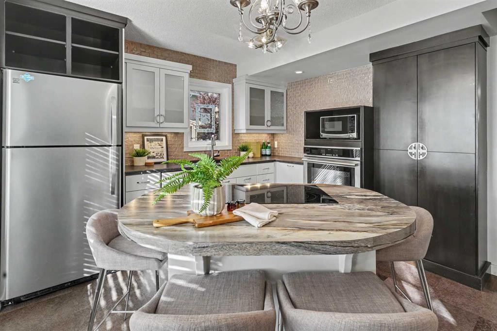 236 Cedarwood Park Sw, Calgary, AB