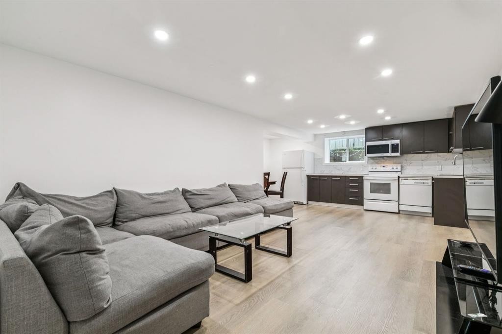3812 3 Avenue Sw, Calgary, AB