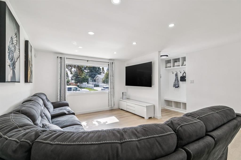 3812 3 Avenue Sw, Calgary, AB