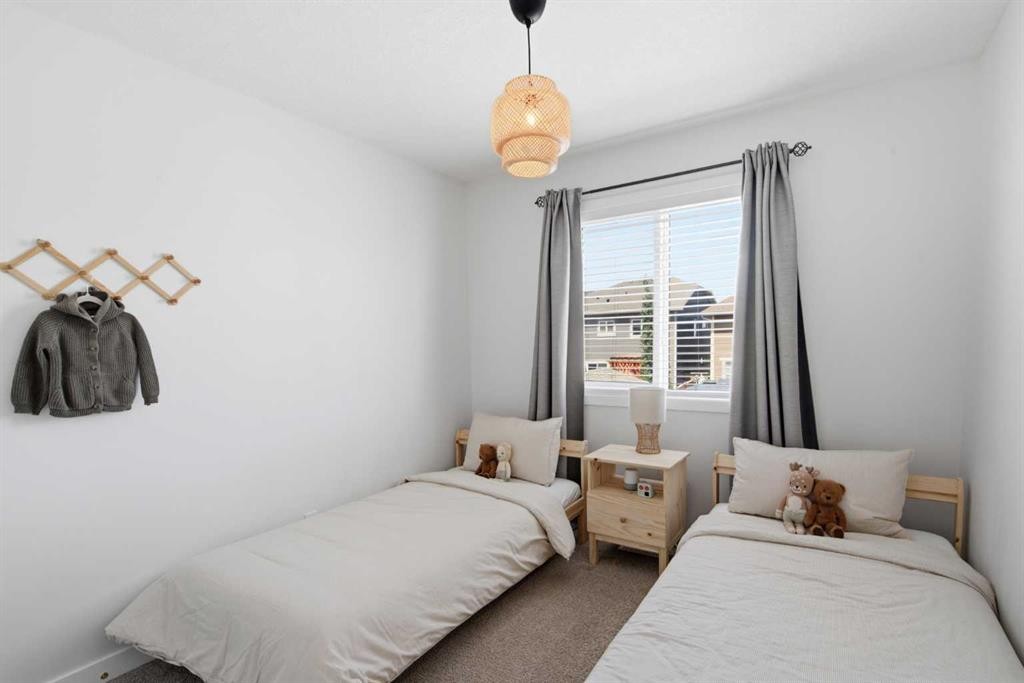 406 Masters Road Se, Calgary, AB