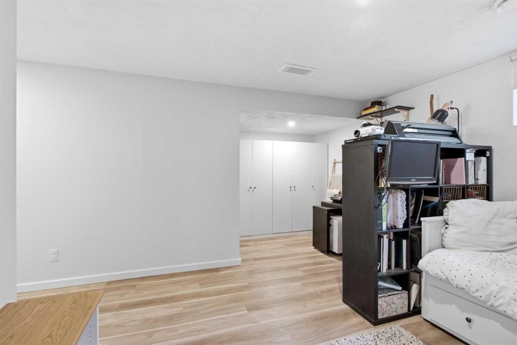 406 Masters Road Se, Calgary, AB