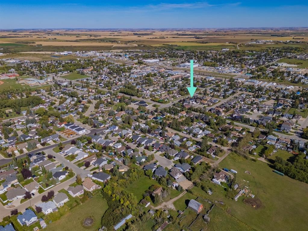 30 Silverstone Place, Didsbury, AB