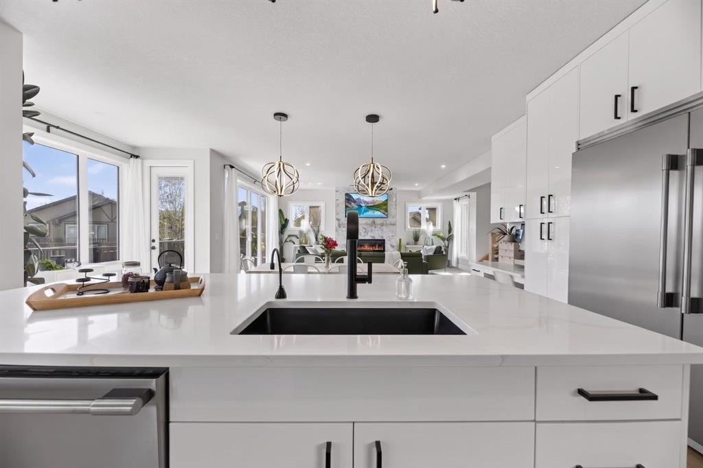 30 Silverstone Place, Didsbury, AB