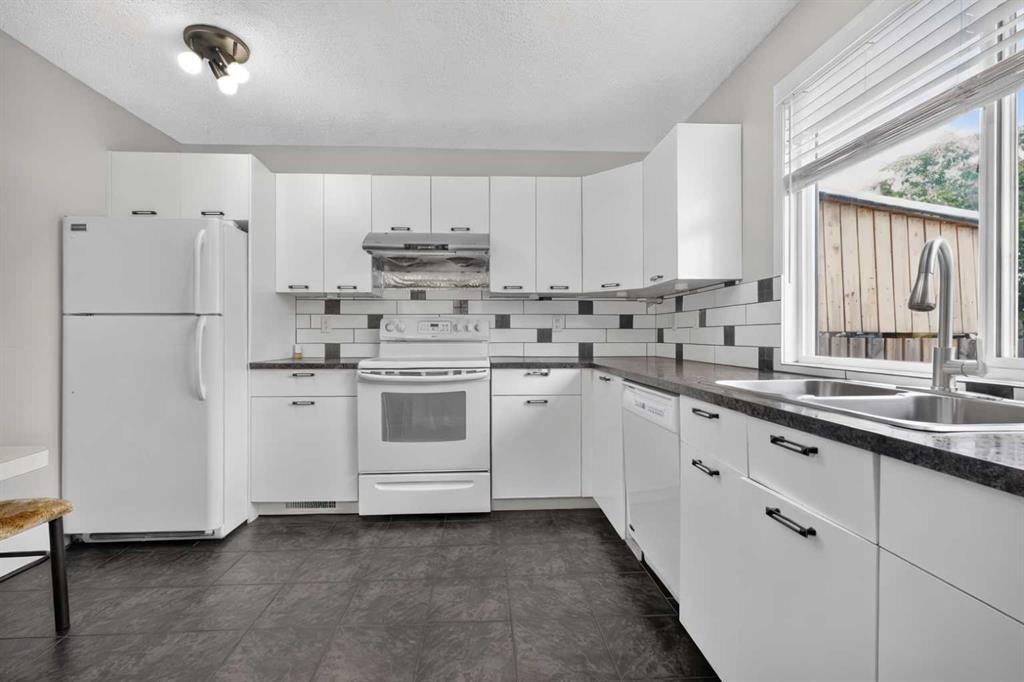 207 Penworth Drive Se, Calgary, AB