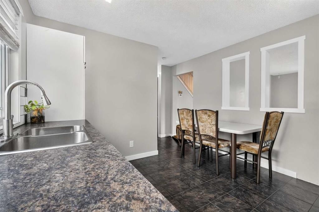 207 Penworth Drive Se, Calgary, AB