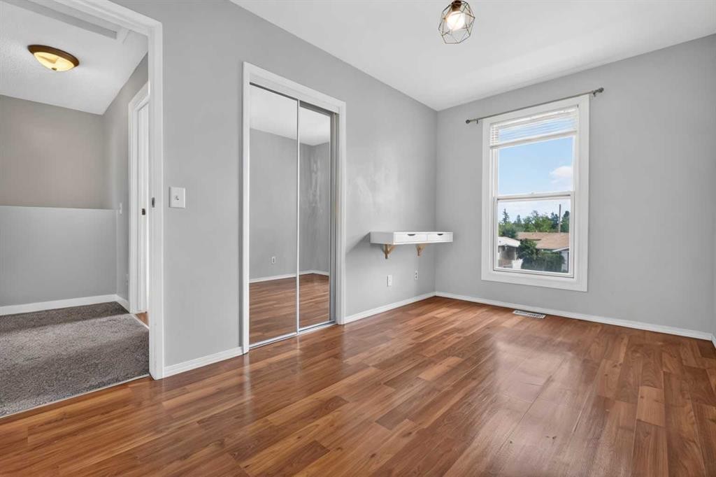 207 Penworth Drive Se, Calgary, AB