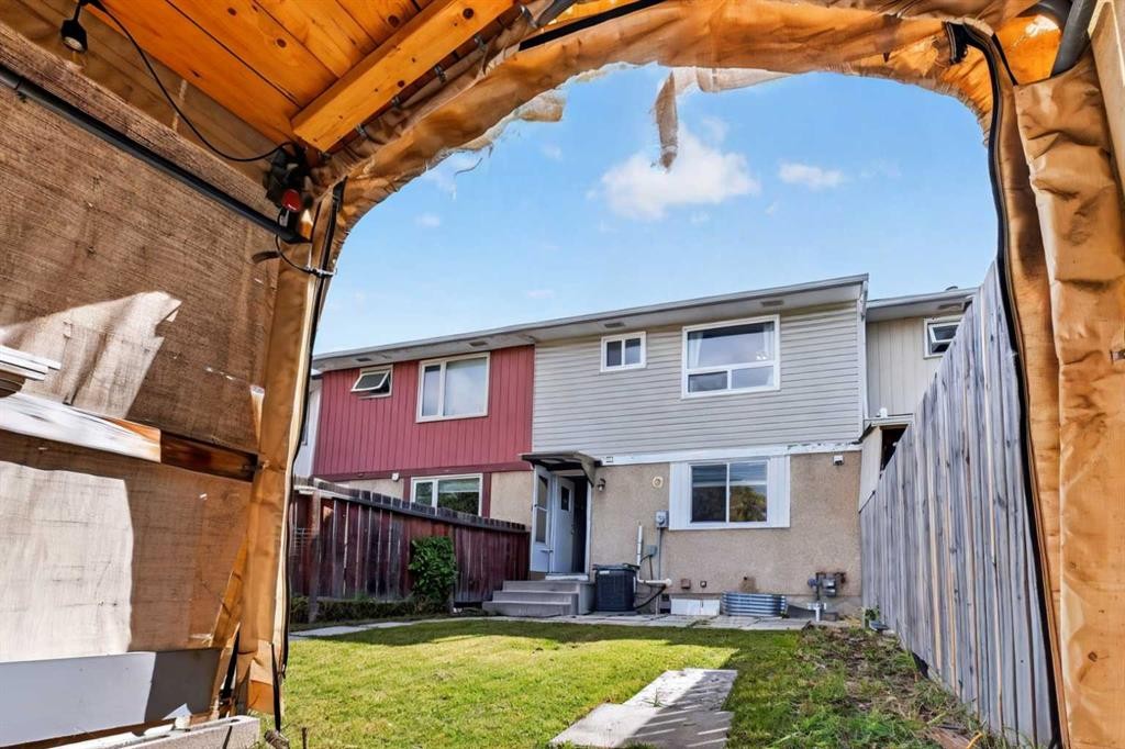 207 Penworth Drive Se, Calgary, AB