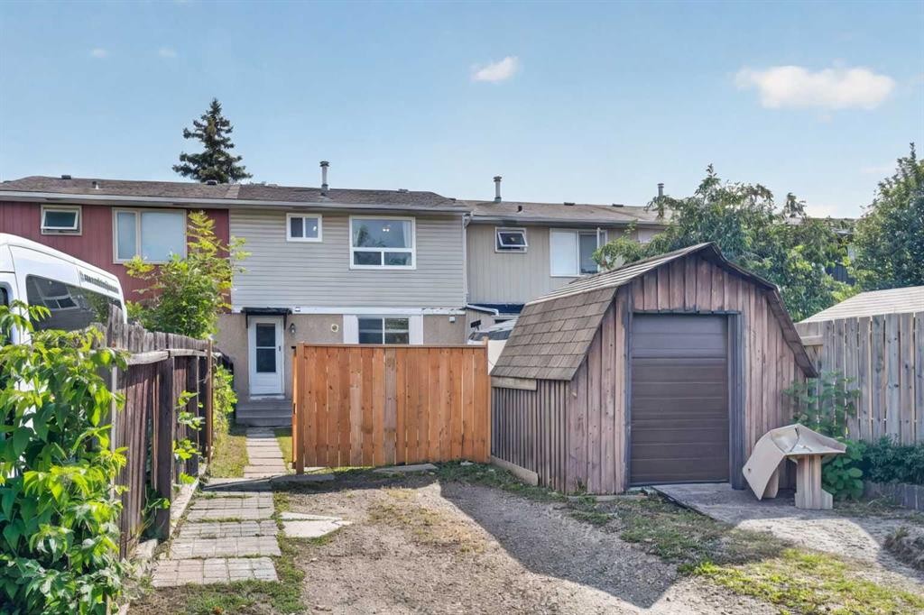 207 Penworth Drive Se, Calgary, AB