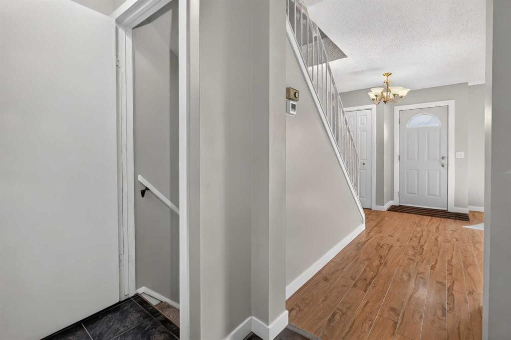 207 Penworth Drive Se, Calgary, AB