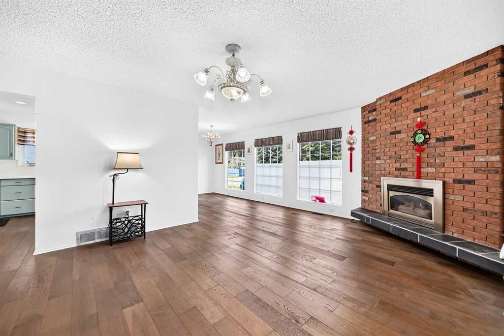 15 Maidstone Place Ne, Calgary, AB