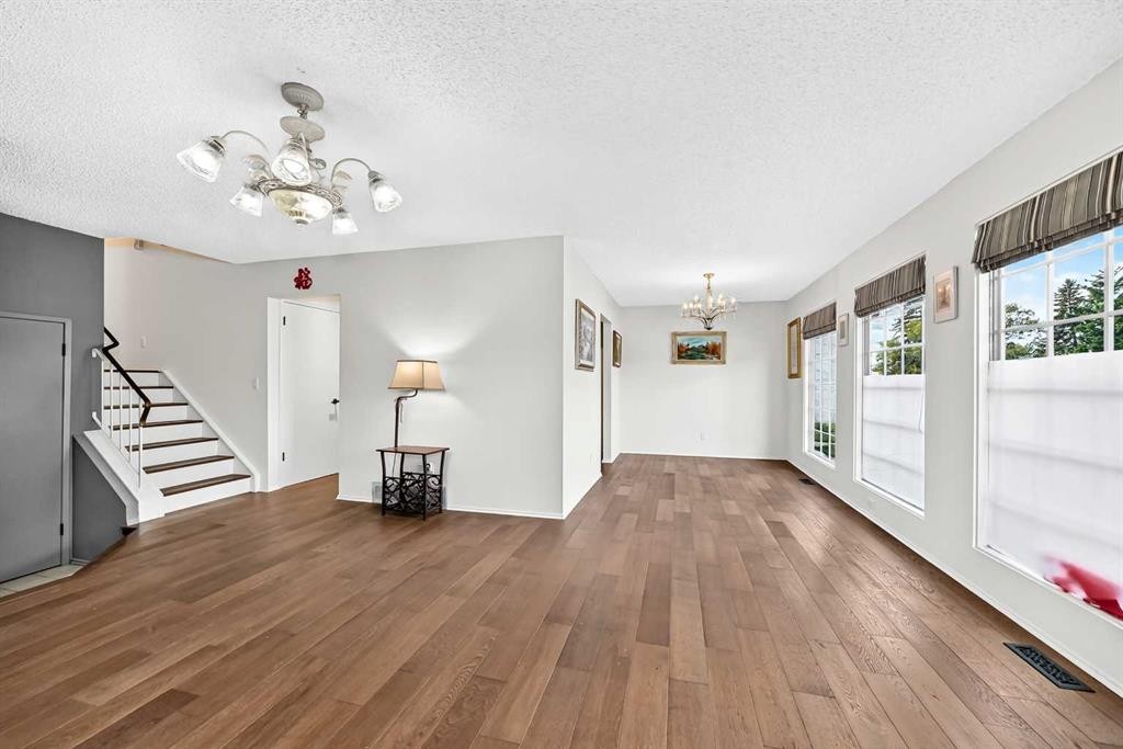 15 Maidstone Place Ne, Calgary, AB