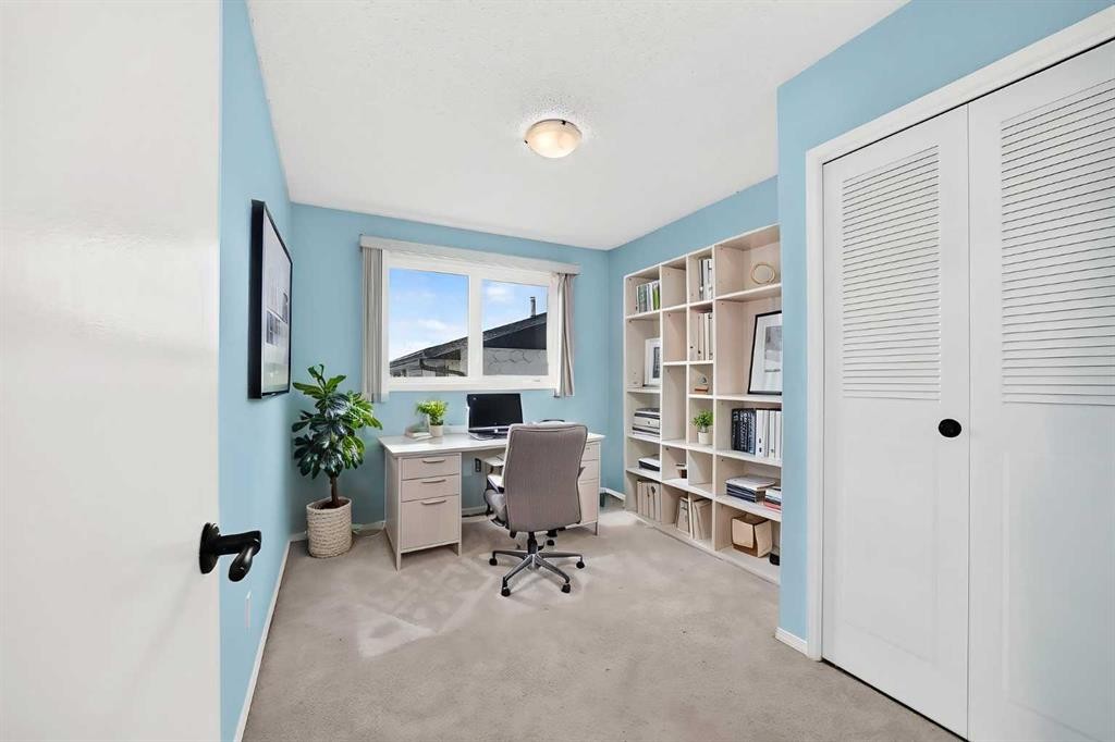 15 Maidstone Place Ne, Calgary, AB