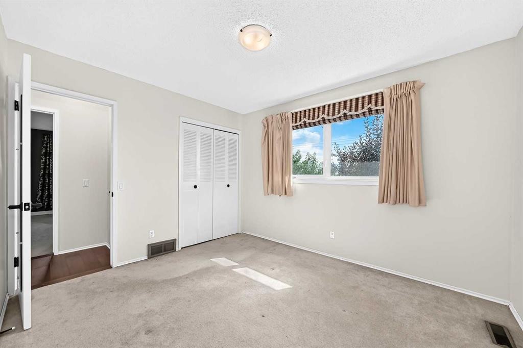 15 Maidstone Place Ne, Calgary, AB
