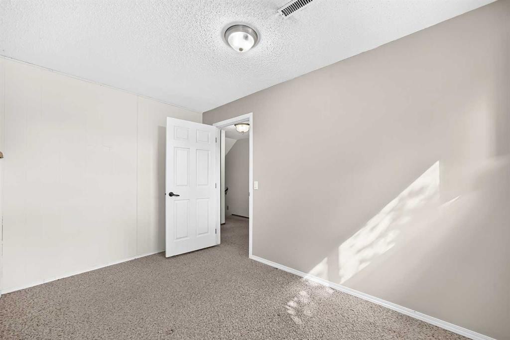 15 Maidstone Place Ne, Calgary, AB