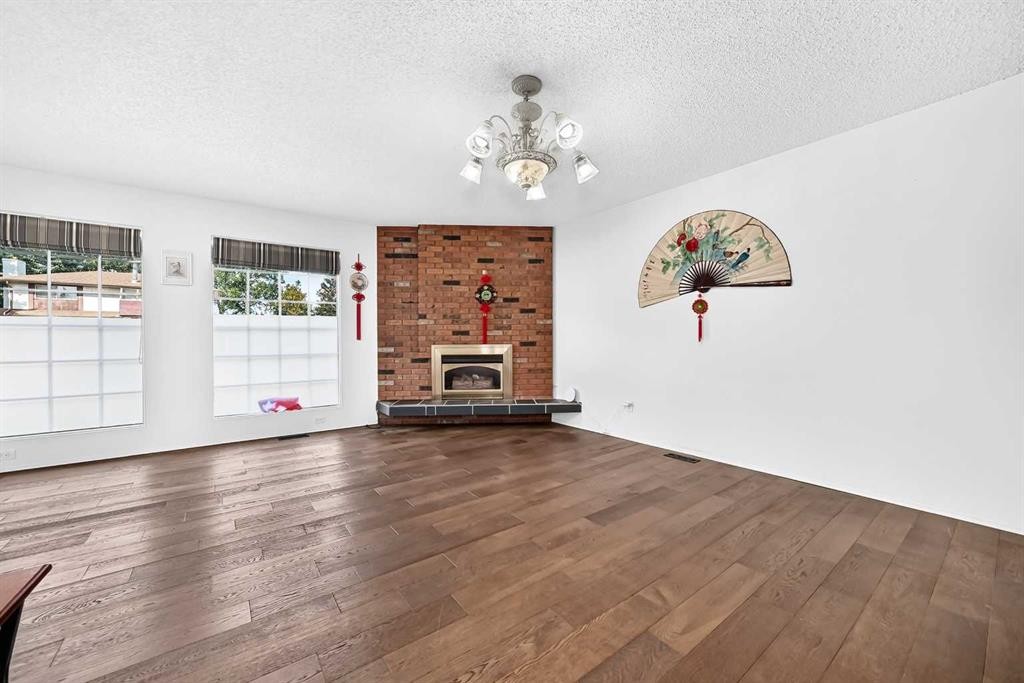 15 Maidstone Place Ne, Calgary, AB