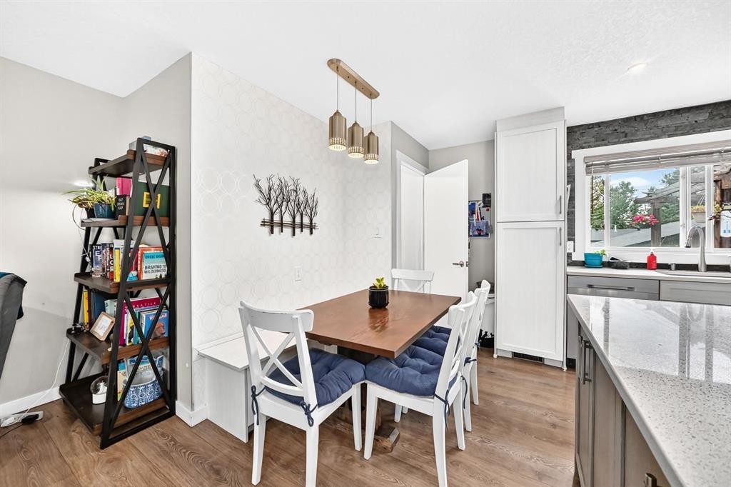 4824 41 Avenue Sw, Calgary, AB