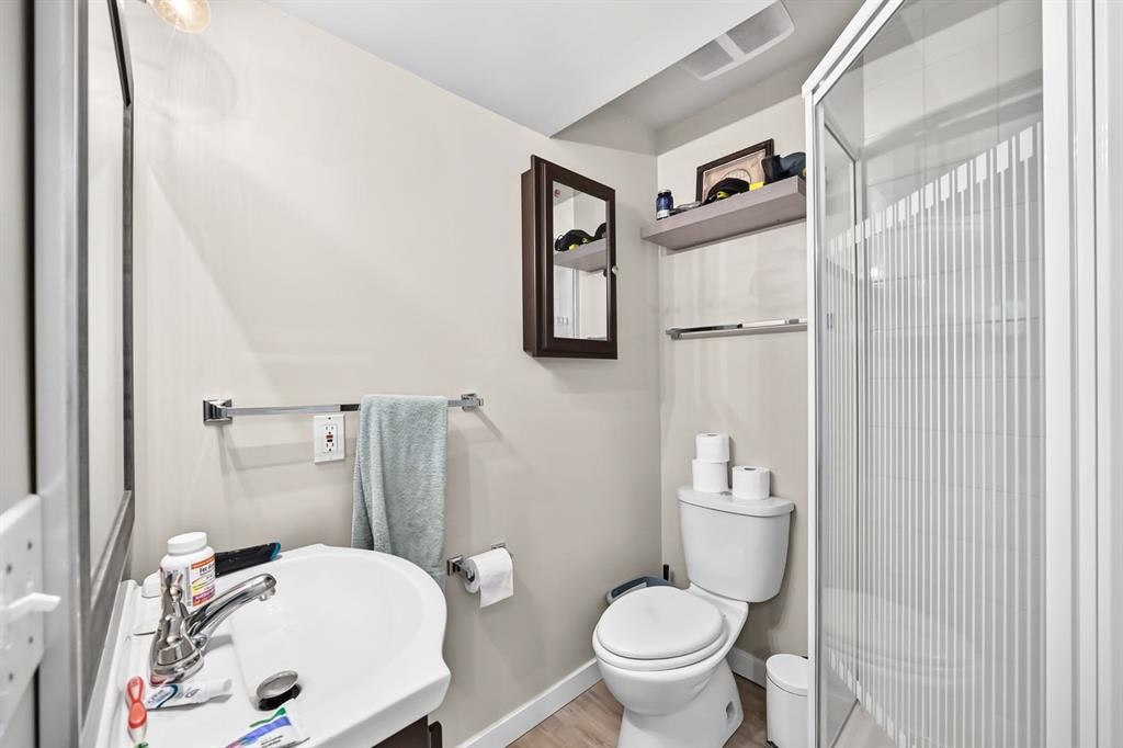 4824 41 Avenue Sw, Calgary, AB