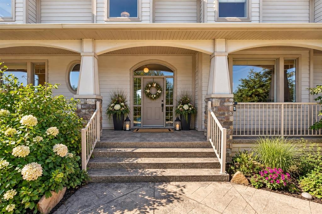 4 Norris Coulee Loop, De Winton, AB