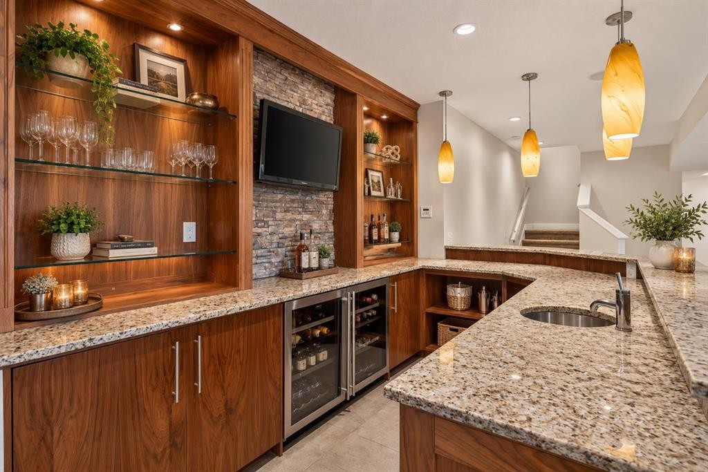 4 Norris Coulee Loop, De Winton, AB