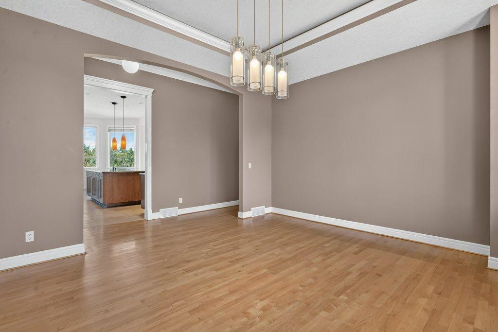 4 Norris Coulee Loop, De Winton, AB