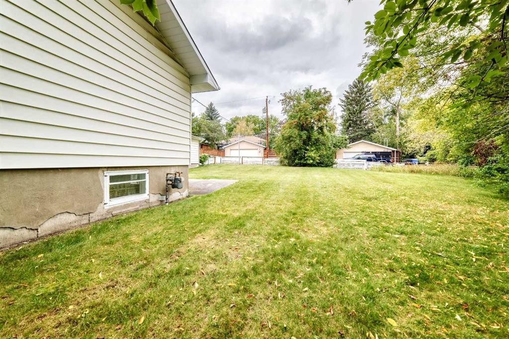 14 Carnarvon Way Nw, Calgary, AB