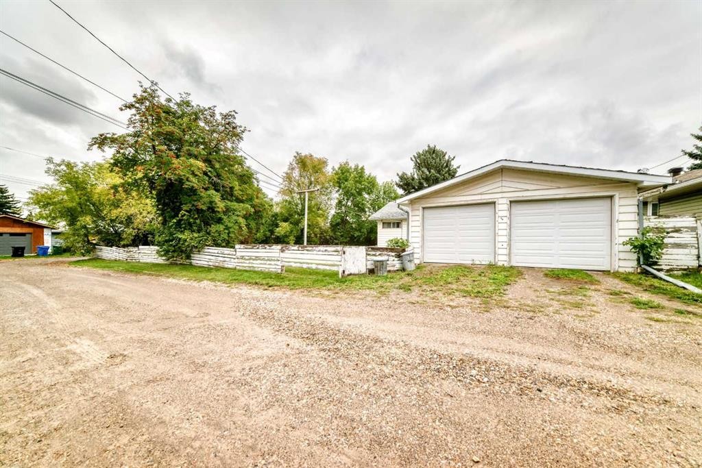 14 Carnarvon Way Nw, Calgary, AB