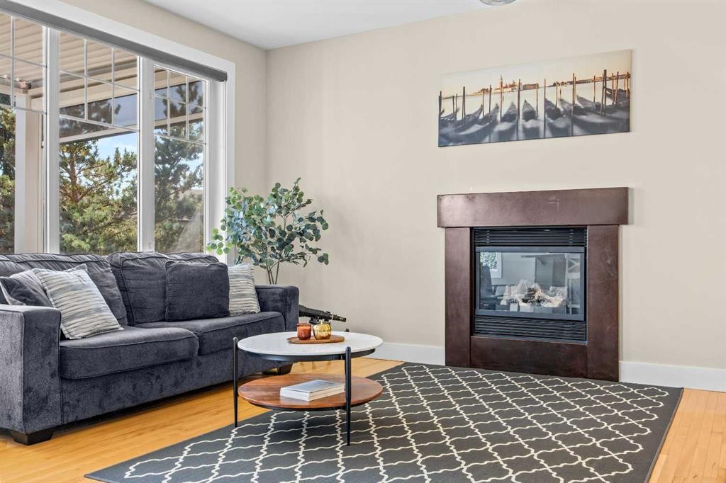 122 Springborough Point Sw, Calgary, AB