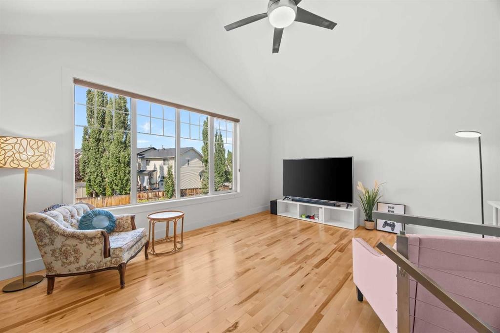 122 Springborough Point Sw, Calgary, AB