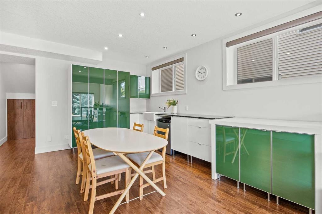 122 Springborough Point Sw, Calgary, AB