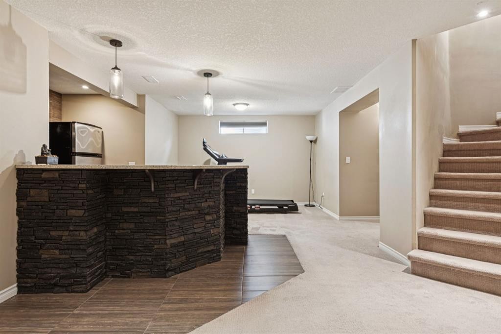 400 Sienna Park Drive Sw, Calgary, AB