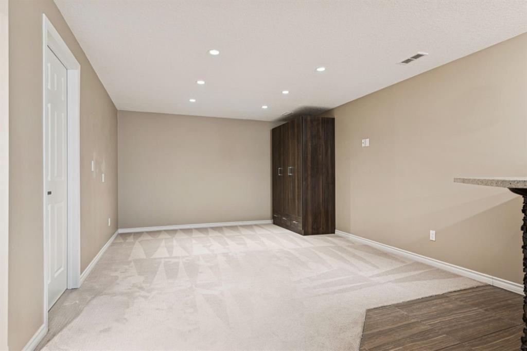400 Sienna Park Drive Sw, Calgary, AB