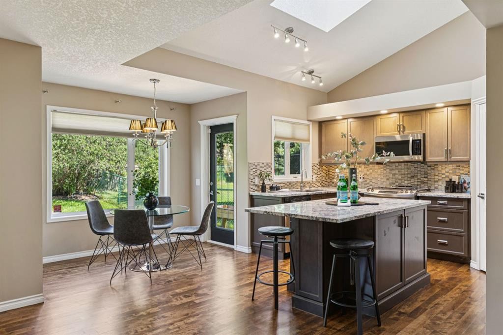 400 Sienna Park Drive Sw, Calgary, AB