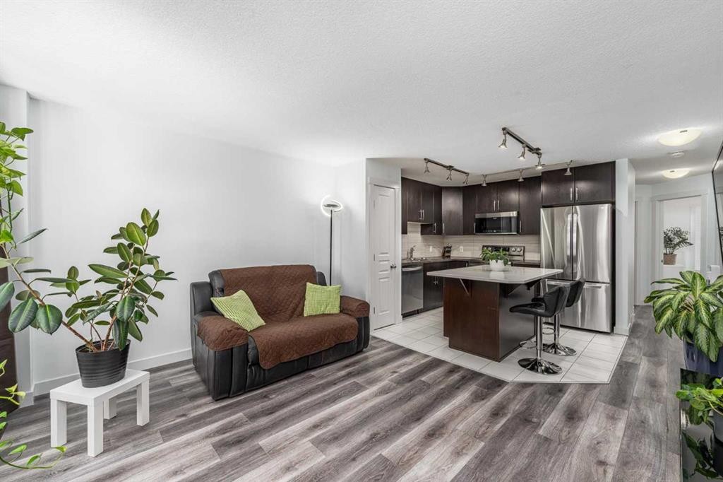 1110 Mckenzie Towne Row Se, Calgary, AB