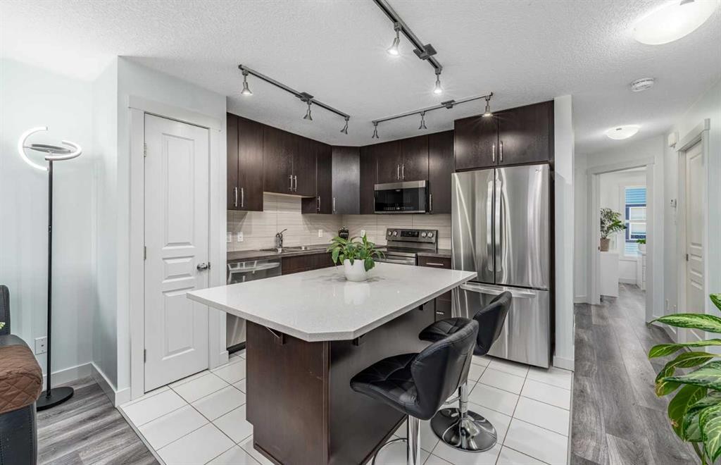 1110 Mckenzie Towne Row Se, Calgary, AB