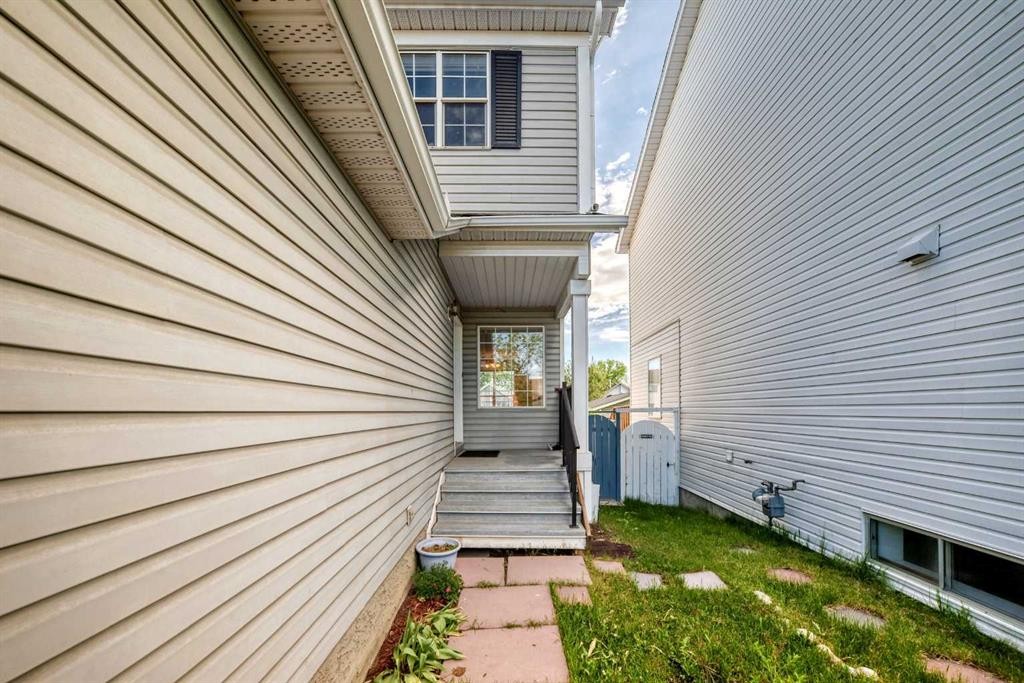 10800 Hidden Valley Drive Nw, Calgary, AB