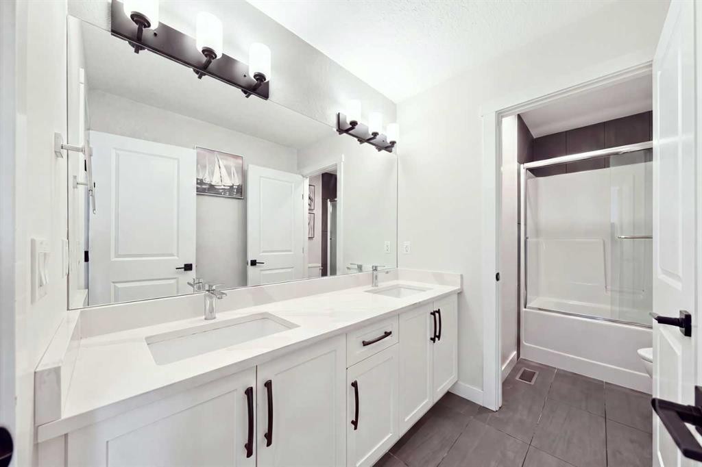 170 Chelsea Road, Chestermere, AB - Indoor Photo Showing Bathroom