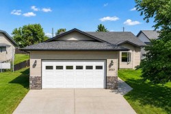 2013 19 Avenue Delburne, AB T0M 0V0