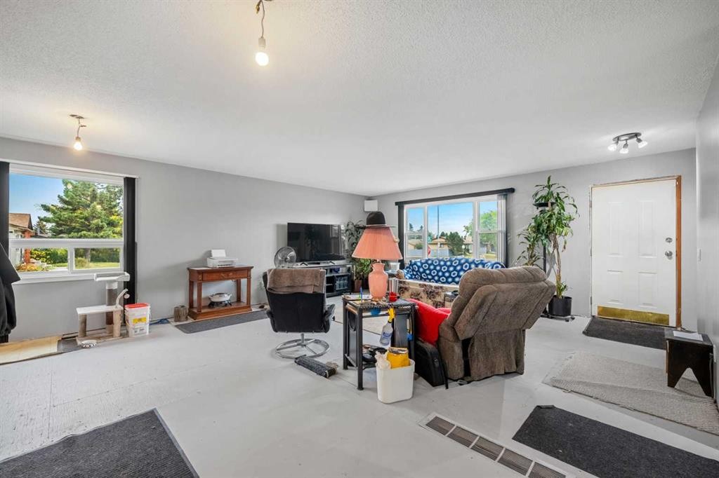 1219 68 Street Ne, Calgary, AB
