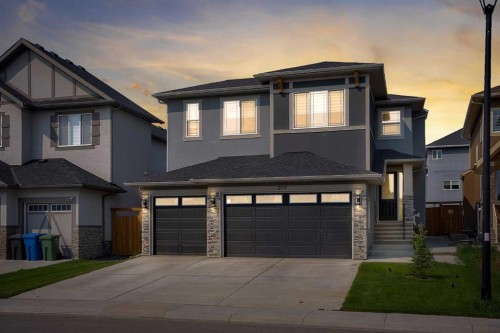 202 Kinniburgh Crescent  Chestermere, AB T1X 1Y2