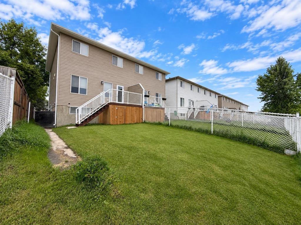 11-2002 22 Avenue, Bowden, AB
