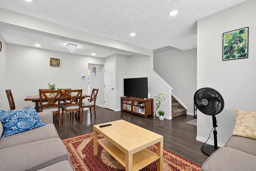 369 Falshire Drive Ne, Calgary, AB