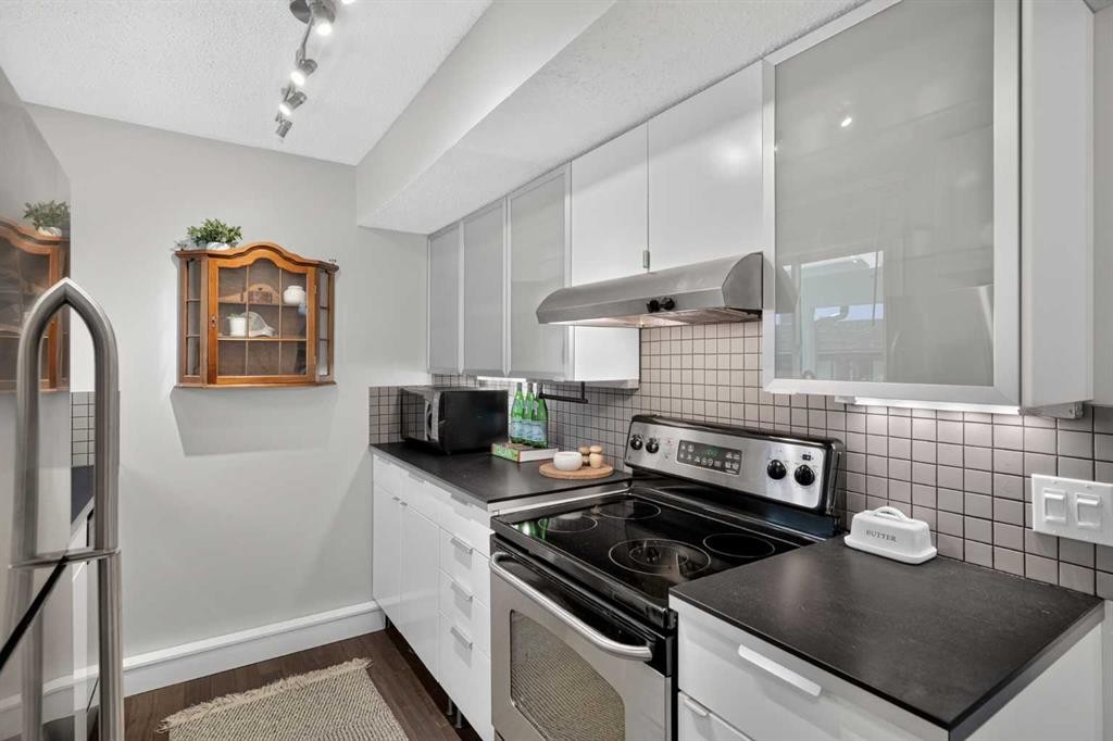 1611-2520 Palliser Drive Sw, Calgary, AB