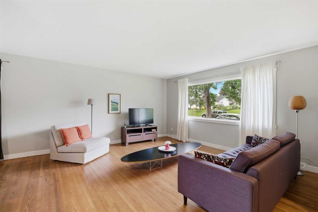 163 Flavelle Road Se, Calgary, AB