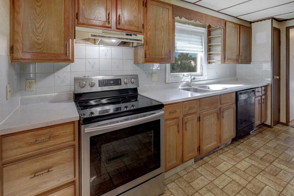 61 Huntstrom Drive Ne, Calgary, AB