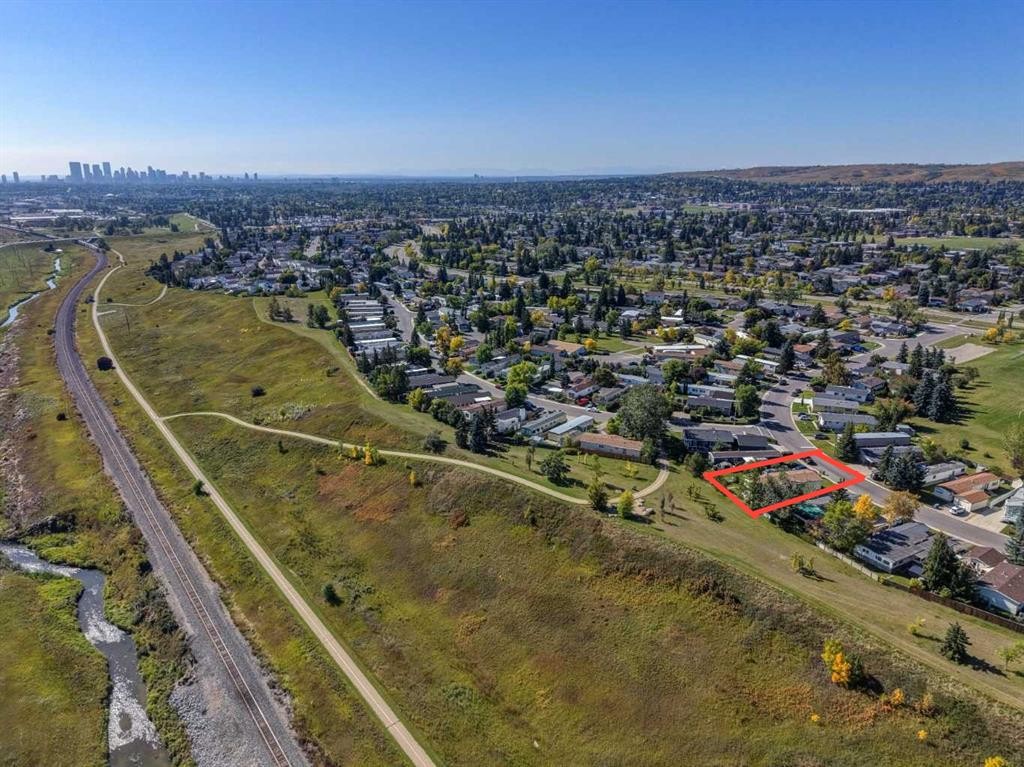 61 Huntstrom Drive Ne, Calgary, AB