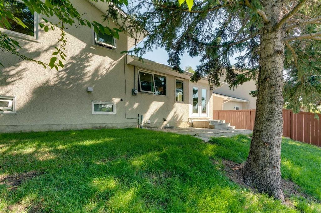 335 Queensland Drive Se, Calgary, AB