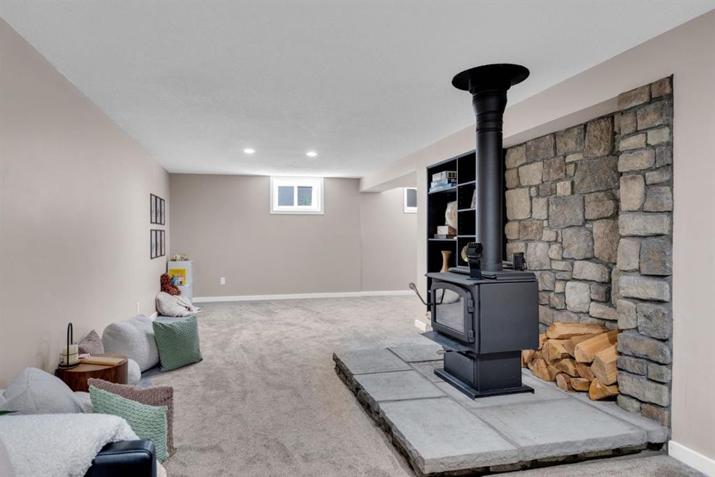 1703 31 Street Sw, Calgary, AB