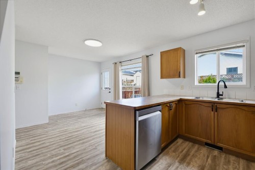 15 Coventry Link Ne, Calgary, AB 